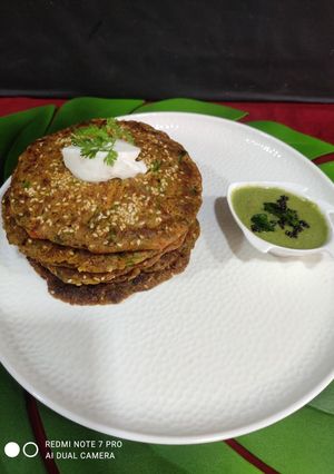 A picture of Healthy oats veggie Pancakes.