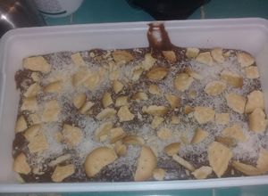 Una foto de Postre de crema de vainilla y chocolate con edulcorante líquido