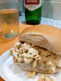 Sándwich con pasta de pollo a la Mostaza