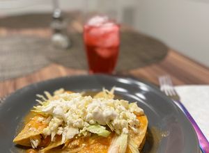 Una foto de Entomatadas con pollo🐓