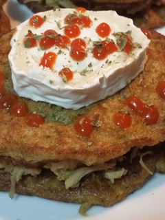 Una foto de Tortitas de brócoli con pollo a la mostaza y miel