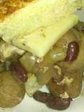 Sándwich meat balls with beans and eggs