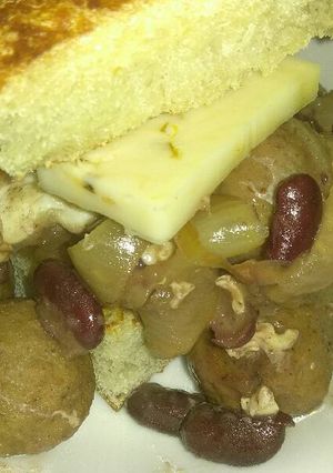 Foto principal de Sándwich meat balls with beans and eggs