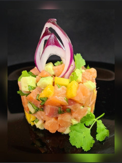 Una foto de Ceviche de salmón