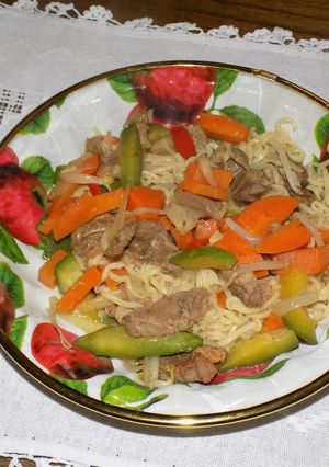 Una foto de Salteado de cerdo al wok