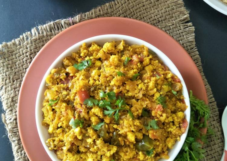 Recipe of Speedy Paneer Bhurji (Scrambled Cottage Cheese With Aromat Spices)