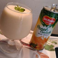 A picture of Dj's Peach Coolada Shake.