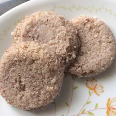 A picture of Red Rice Idli.