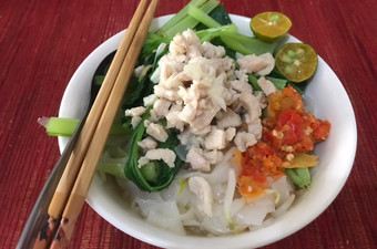 Cara Gampang Membuat Kwetiau rebus ayam garlic Yang Lezat Sekali
