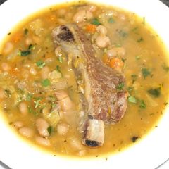 A picture of Tortola bean soup with pork ribs.