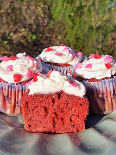 Una foto de Irresistibles cupcakes red velvet