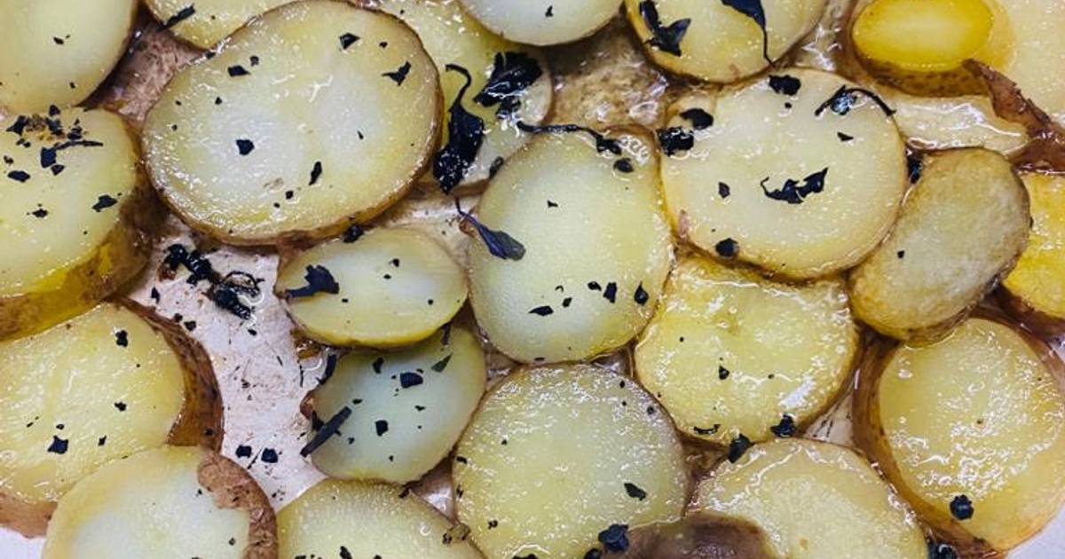 Papas salteadas con albahaca morada Receta de Sofía Rivera- Cookpad