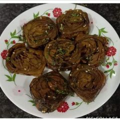 A picture of Alu vadi.