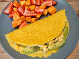 🌮 Tortilha de Flocão com Ovo Mexido e Abacate