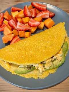 Foto de 🌮 Tortilha de Flocão com Ovo Mexido e Abacate