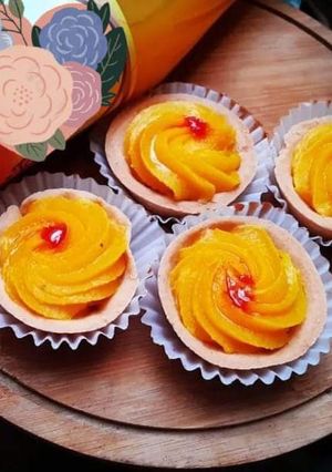 A picture of Mango Tarts 🥭🥧.