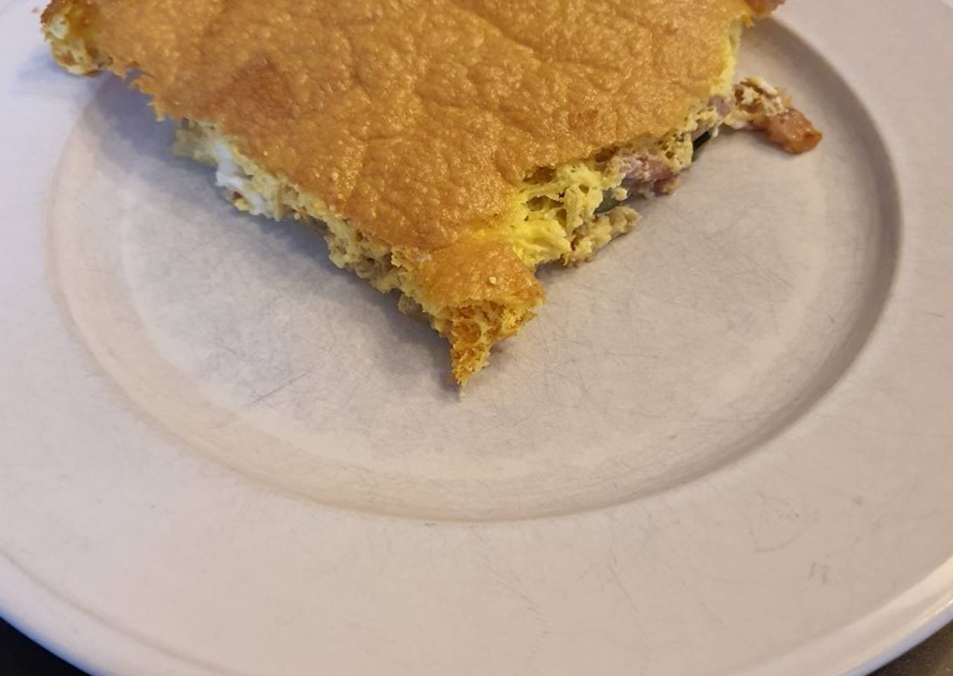 Quiche sans pâte poireaux, courgettes, lardons, fêta