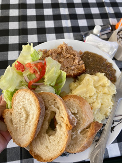 Una foto de Pastel de Carne, Puré de Papa y Ensalada