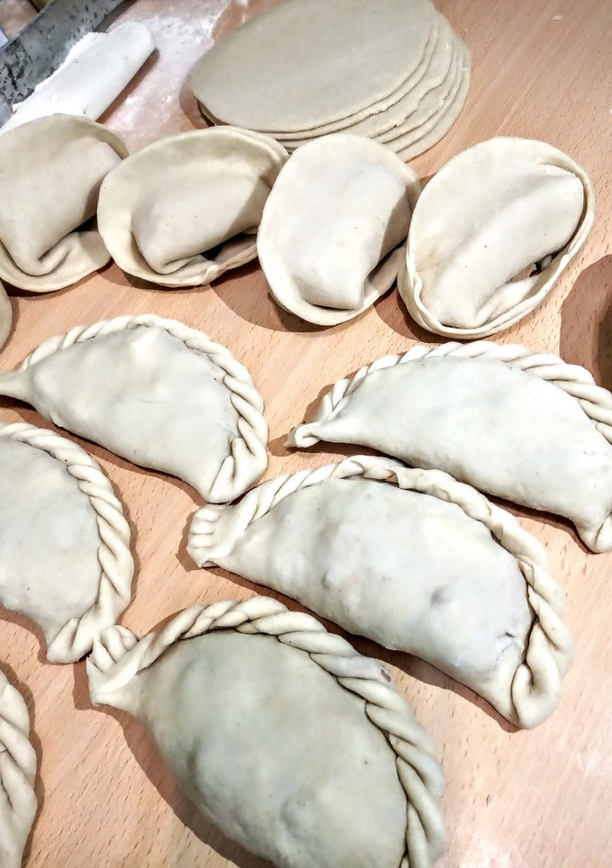 Una foto de Masa para empanadas fritas