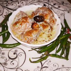 A picture of Green masala Dahi brde.