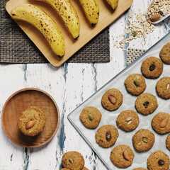 A picture of Banana peanut butter muesli soft cookies 🍪.