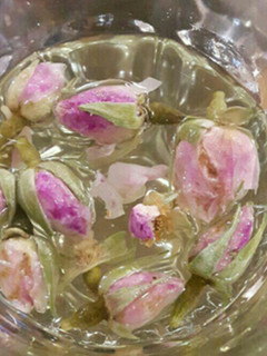 عکسی از دستور دمنوش گل محمدی