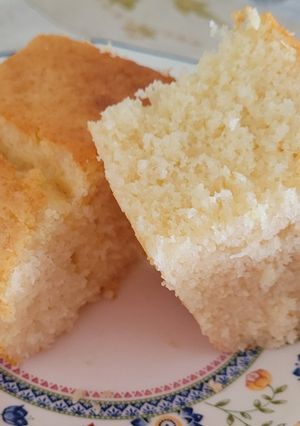 Una foto de Bizcocho de limón con Thermomix muy esponjoso y rápido