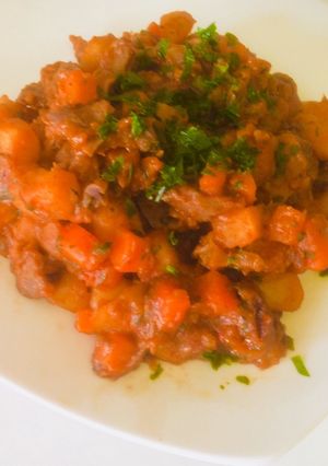 Una foto de #papa Mollejitas estofadas con papas serranitas