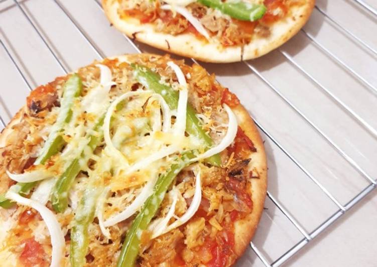 Cara Gampang Membuat Pizza Tuna Mini Anti Gagal