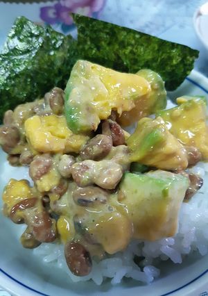 รูปของ Avocado Natto Don (ข้าวนัตโตะอะโวคาโดสาหร่าย)