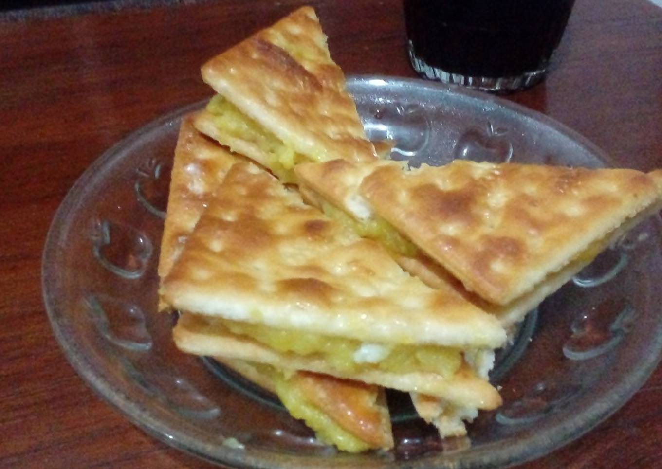 Crackers with sweet Fla
