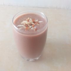 A picture of Dry fruit shake.