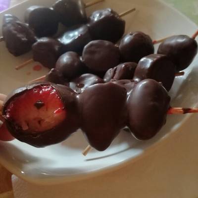 Conjugado Mercurio Dirigir Brochetas chocolatadas Receta de Claudia Isabel- Cookpad