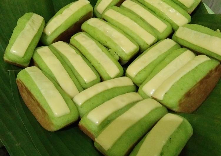 Resep Pukis Kentang Pandan Keju oleh Heny Widiastuti - Cookpad