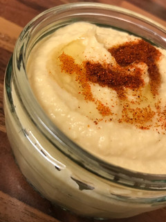 Una foto de Hummus • Aperitivo saludable y vegano