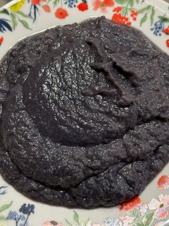Una foto de Crema de col lombarda y espárragos