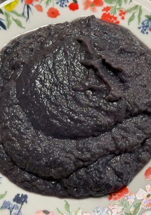 Una foto de Crema de col lombarda y espárragos