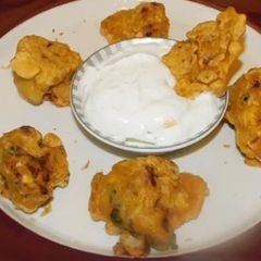 A picture of Gopi mallige (cauliflower appetizer).