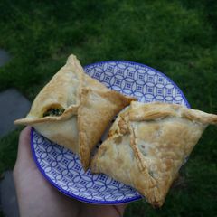 Cheese & spinach pies A picture of Cheese & spinach pies.