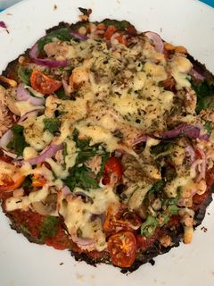 Una foto de Pizza con base de brócoli