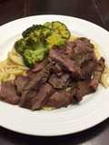 Spaghetti en Salsa de Vegetales y Carne al Carbón