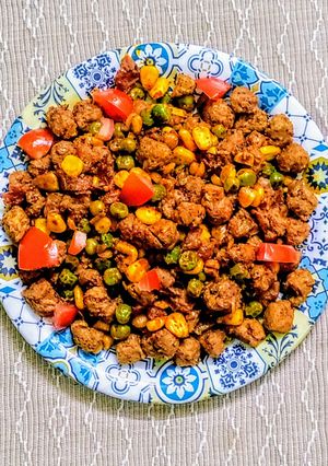 A picture of Protein rich Soya chunks Chana daal Masala.