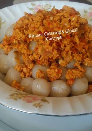 A picture of Dan'sululu with egg sauce.