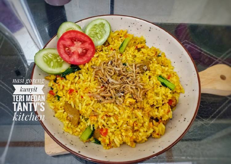 Resep Nasi Goreng kunyit Teri Medan, Menggugah Selera