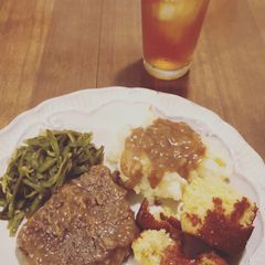 A picture of Cubed Steak and Gravy.