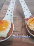 Cucharitas de bacon con huevos de codorniz