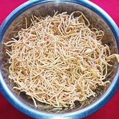 A picture of Bhavnagari Ganthiya.