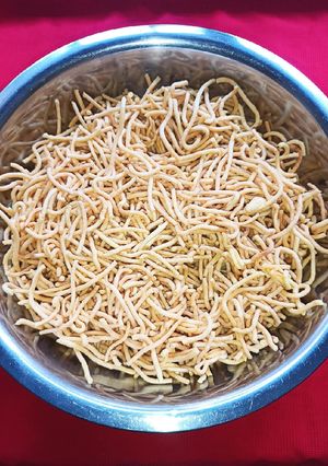A picture of Bhavnagari Ganthiya.