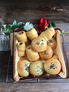 Foto resep Roti Sosis dan Coklat Tanpa Telur
