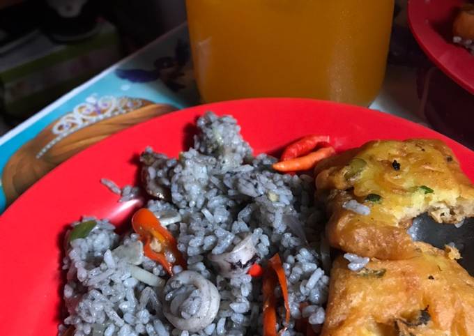 Cara Memasak Resep Nasi Goreng Cumi Hitam Pedas